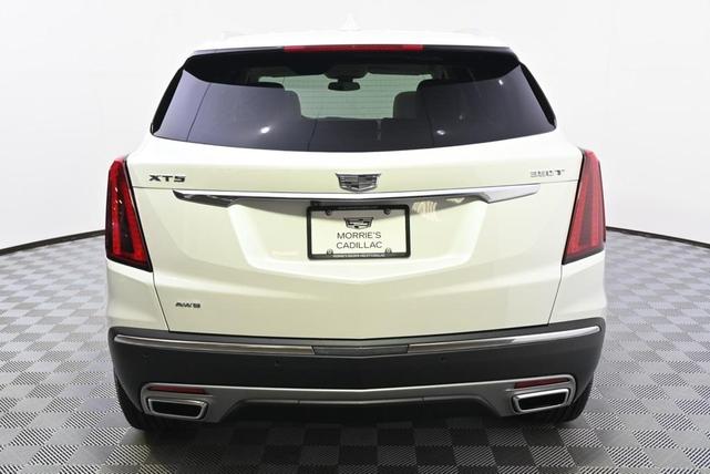 Photo of 2025 Crystal White Cadillac XT5