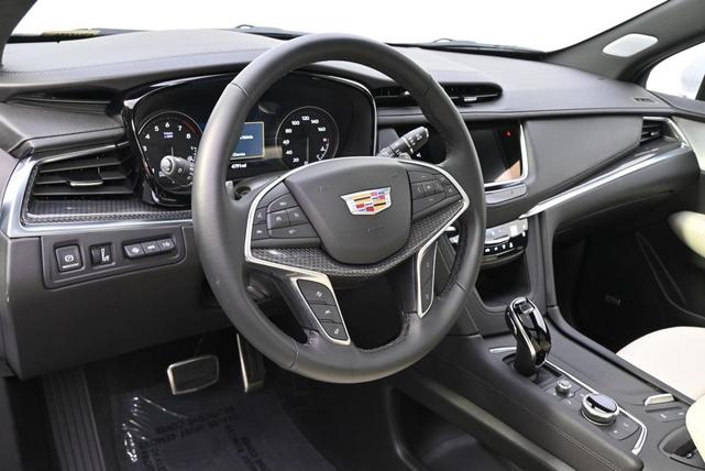 Photo of 2025 Crystal White Tri-Coat Cadillac XT5