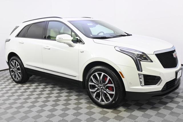 Photo of 2025 Crystal White Tri-Coat Cadillac XT5
