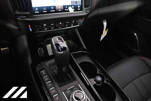 Photo of 2024 Bianco Maserati Levante