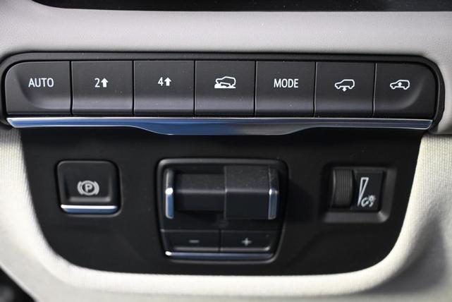 Photo of 2024 Crystal White Tri-Coat Cadillac Escalade