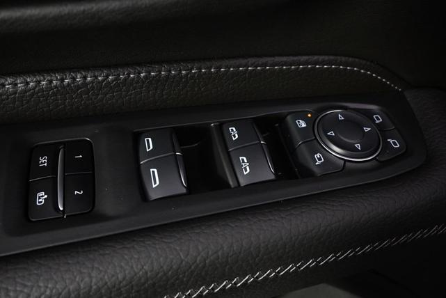 Photo of 2024 Onyx Black GMC Yukon XL