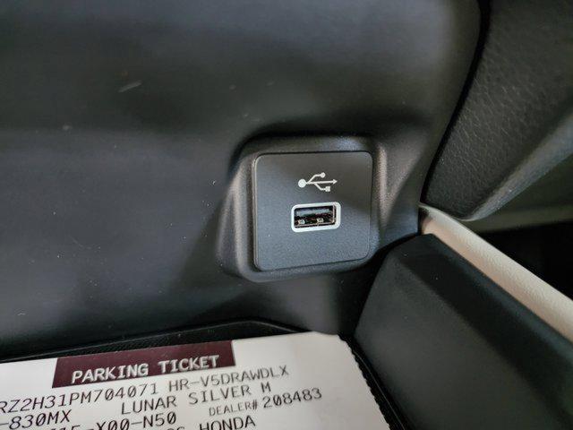 Photo of 2025 Platinum White Pearl Honda HR-V