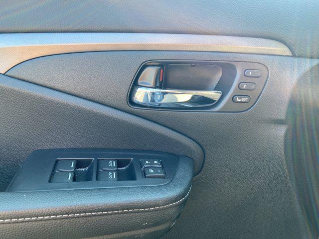 Photo of 2025 Gray Honda Ridgeline