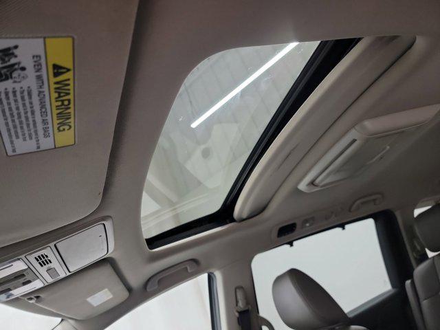Photo of 2014 Modern Steel Metallic Honda Odyssey