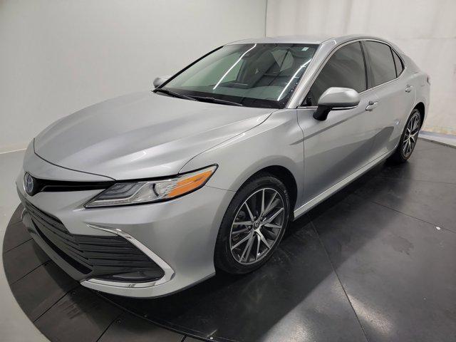 Photo of 2022 Predawn Gray Mica Toyota Camry Hybrid