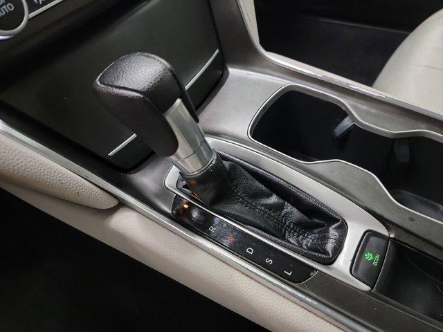 Photo of 2019 Platinum White Pearl Honda Accord