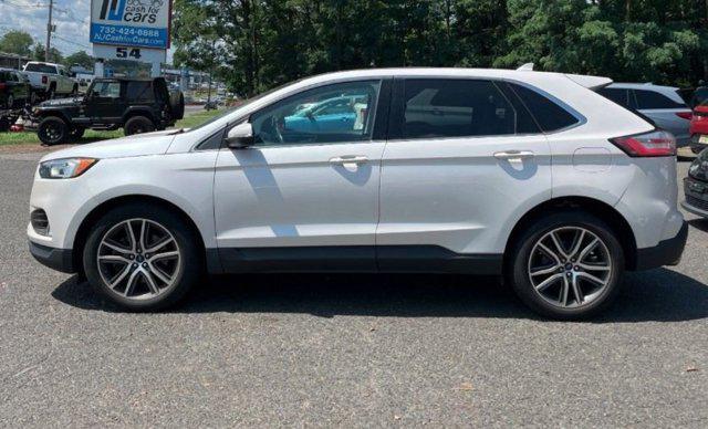 Photo of 2019 White Platinum Ford Edge