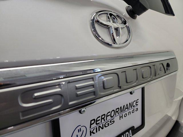 Photo of 2018 Blizzard Pearl Toyota Sequoia