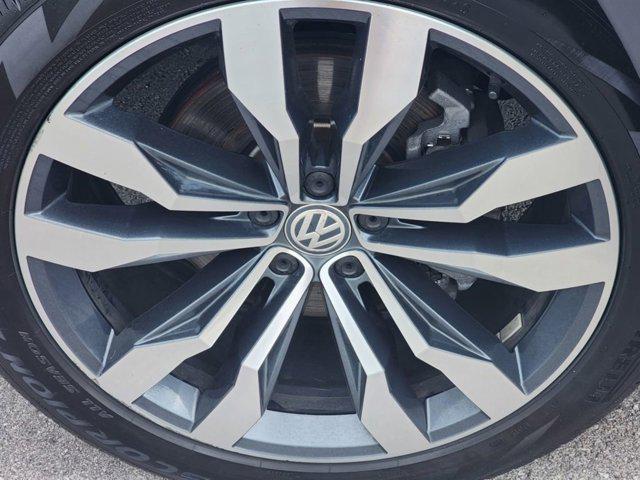 Photo of 2019 Platinum Gray Metallic Volkswagen Atlas