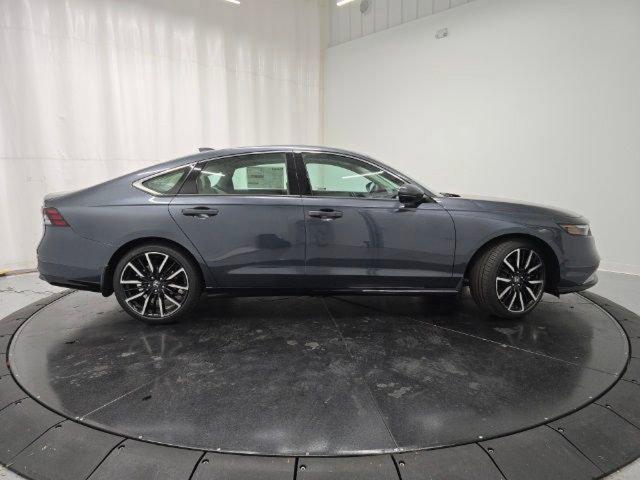 Photo of 2025 Meteorite Gray Metallic Honda Accord Hybrid
