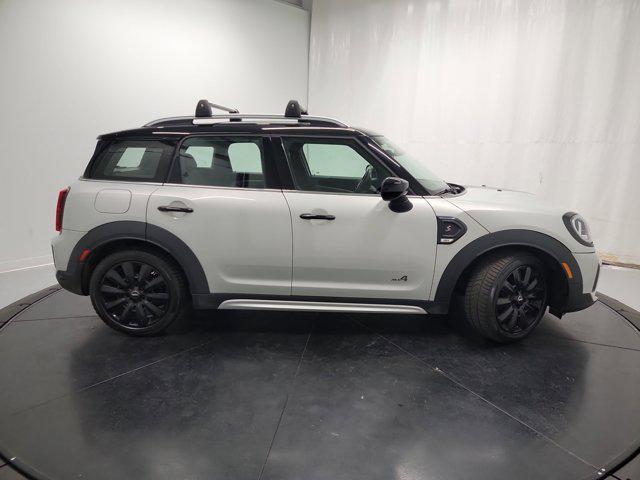 Photo of 2022 White Silver MINI Countryman