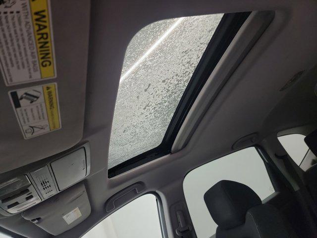 Photo of 2018 Lunar Silver Metallic Honda CR-V