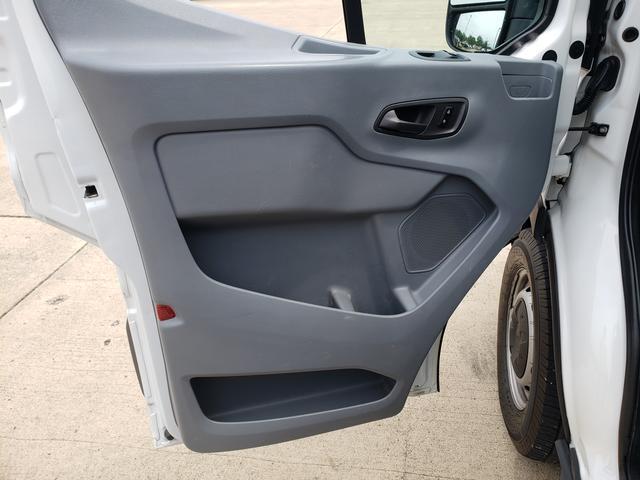 Photo of 2015 Oxford White Ford Transit-350