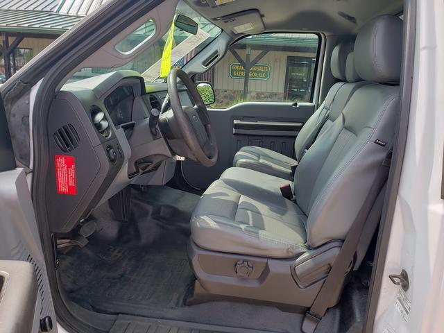 Photo of 2015 Oxford White Ford F-250