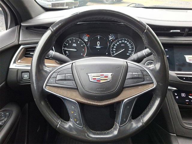Photo of 2019 Stellar Black Metallic Cadillac XT5