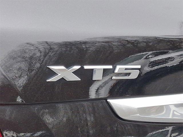 Photo of 2019 Stellar Black Metallic Cadillac XT5