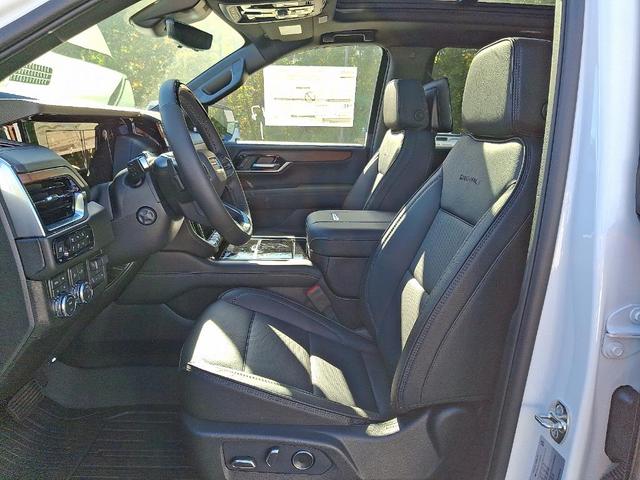Photo of 2026 White GMC Yukon XL