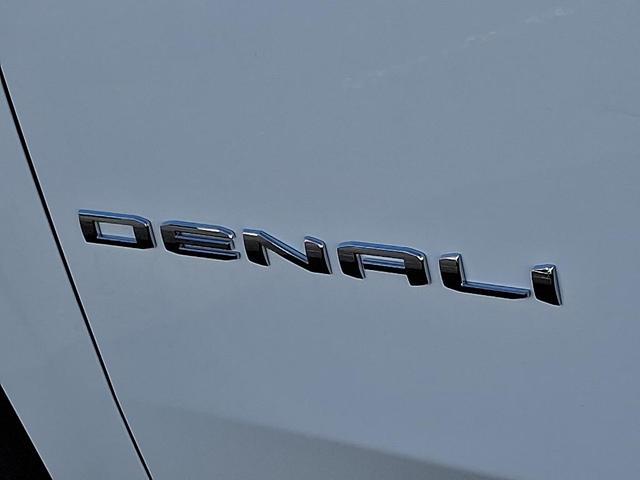 Photo of 2026 White GMC Yukon XL