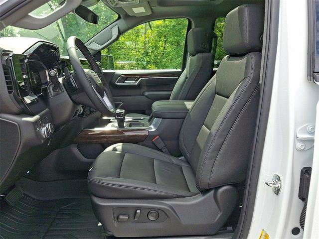Photo of 2026 White GMC Sierra 1500
