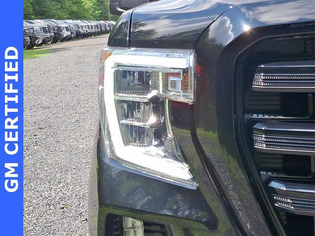 Photo of 2021 Onyx Black GMC Sierra 1500