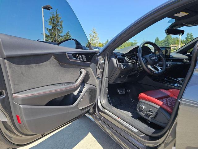 Photo of 2021 Daytona Gray Pearl Effect Audi S5