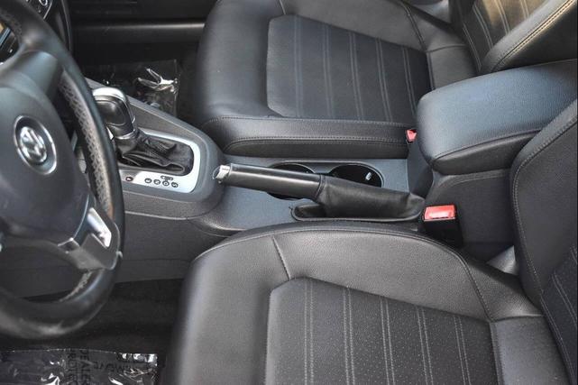 Photo of 2013 White Volkswagen Jetta