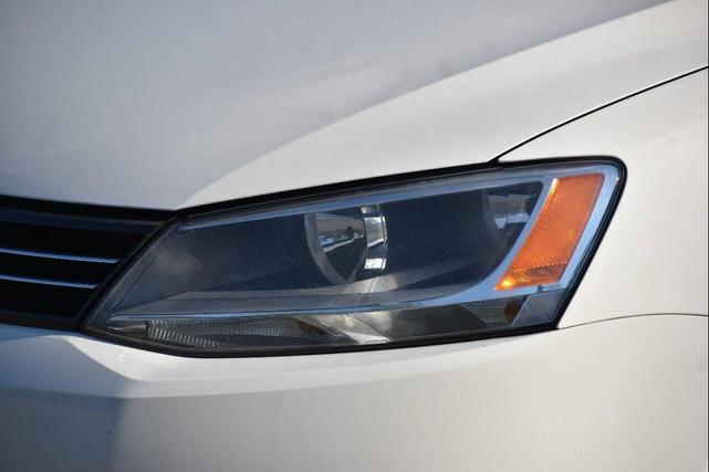 Photo of 2013 White Volkswagen Jetta
