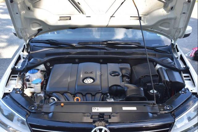 Photo of 2013 White Volkswagen Jetta