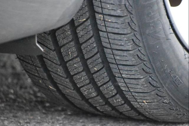 Photo of 2008 Gray INFINITI G35x
