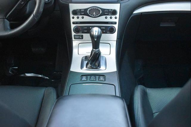 Photo of 2008 Gray INFINITI G35x