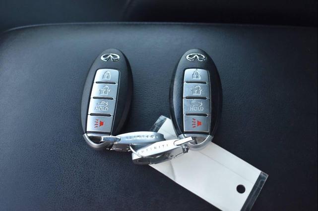Photo of 2008 Gray INFINITI G35x