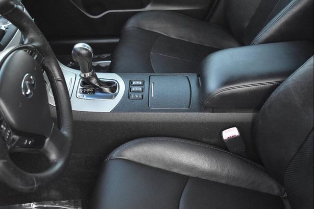 Photo of 2008 Gray INFINITI G35x