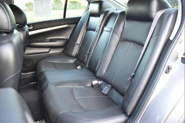 Photo of 2008 Gray INFINITI G35x