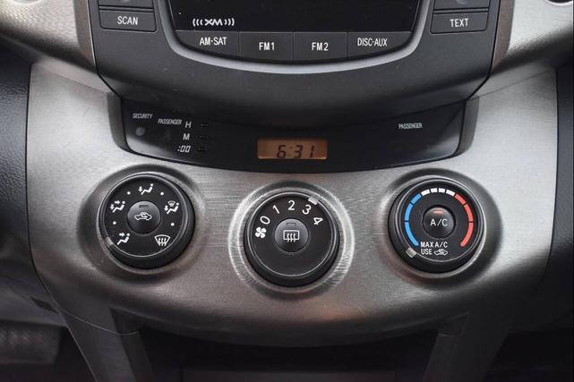 Photo of 2009 Classic Silver Metallic Toyota RAV4