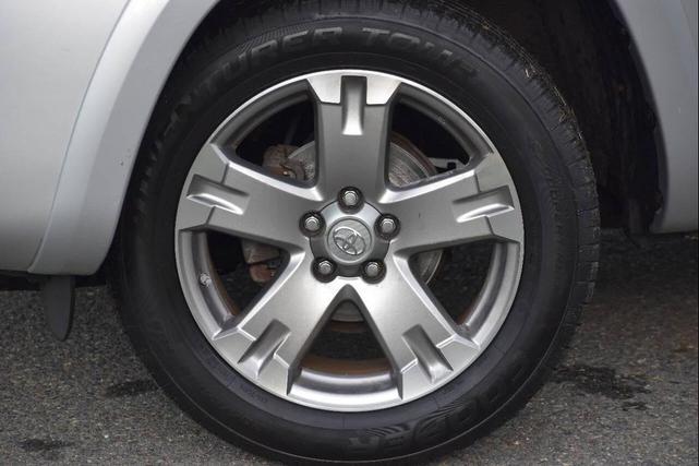 Photo of 2009 Classic Silver Metallic Toyota RAV4