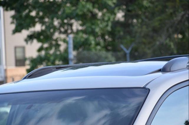 Photo of 2005 Champagne Toyota Sienna
