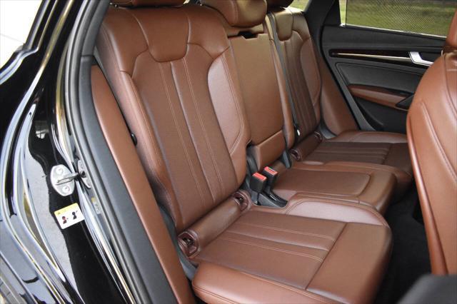 Photo of 2018 Black Audi Q5
