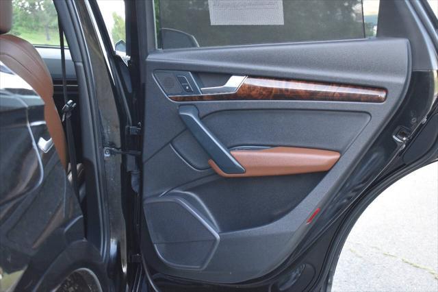 Photo of 2018 Black Audi Q5