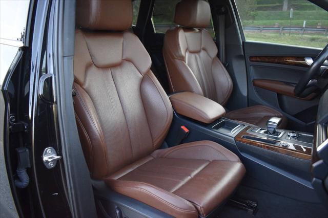 Photo of 2018 Black Audi Q5