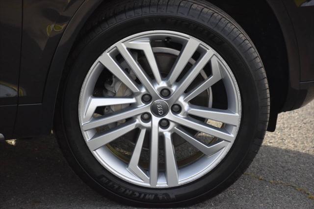 Photo of 2018 Black Audi Q5