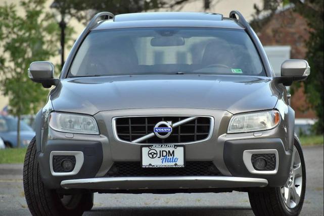 Photo of 2010 Oyster Gray Metallic Volvo XC70