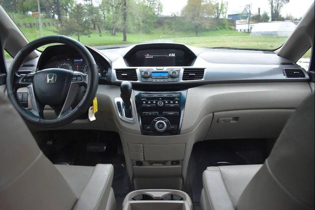 Photo of 2011 Champagne Honda Odyssey