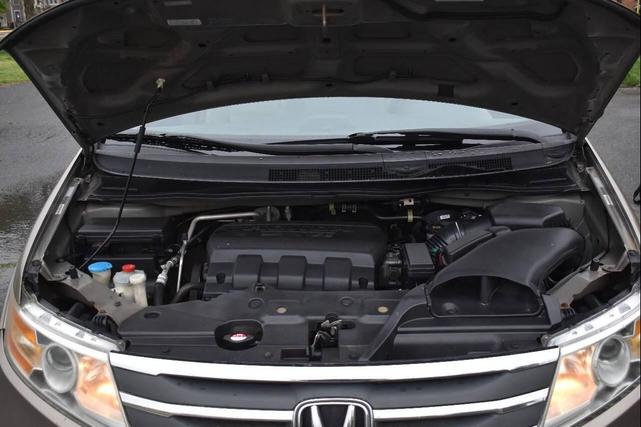 Photo of 2011 Champagne Honda Odyssey