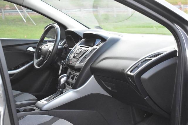 Photo of 2012 Gray Ford Focus