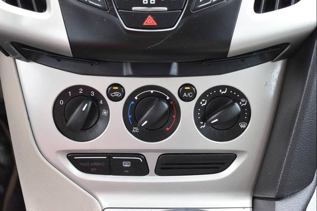 Photo of 2014 Gray Ford Focus