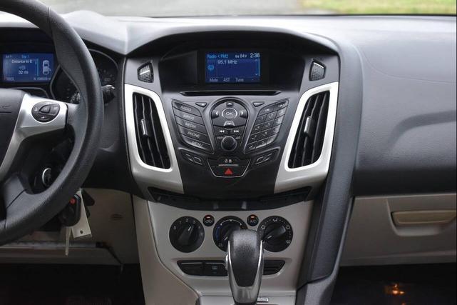 Photo of 2014 Gray Ford Focus