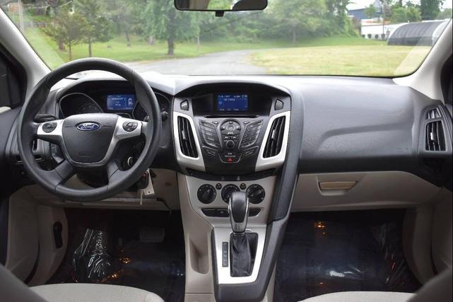 Photo of 2014 Gray Ford Focus