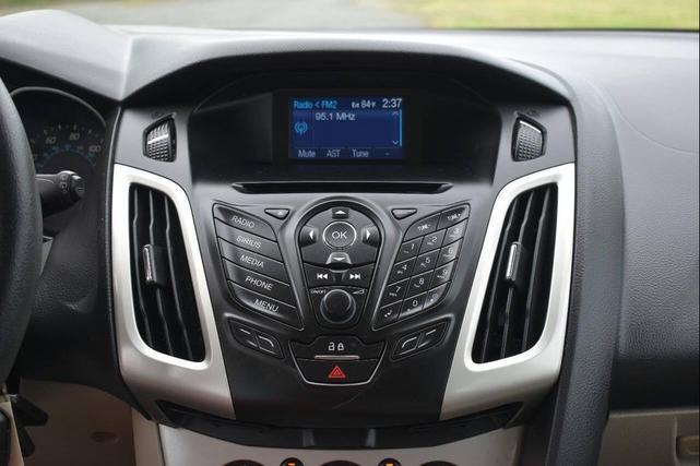 Photo of 2014 Gray Ford Focus