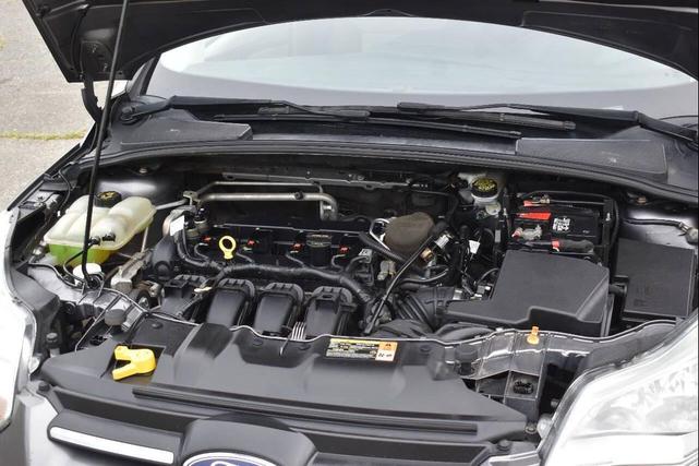 Photo of 2014 Gray Ford Focus